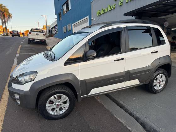 FIAT IDEA 1.8 MPI ADVENTURE 16V FLEX 4P MANUAL FIAT IDEA 1.8 MPI ADVENTURE 16V FLEX 4P MANUAL